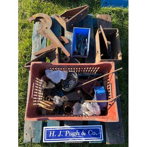 50 - Pallet of Doe Triple D parts