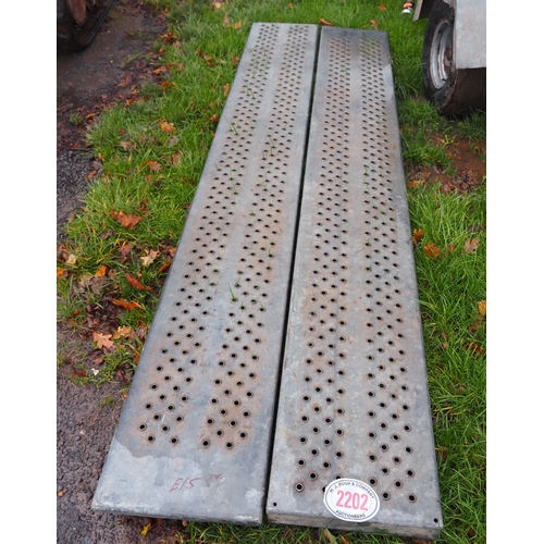 Pair of steel loading ramps 8ft