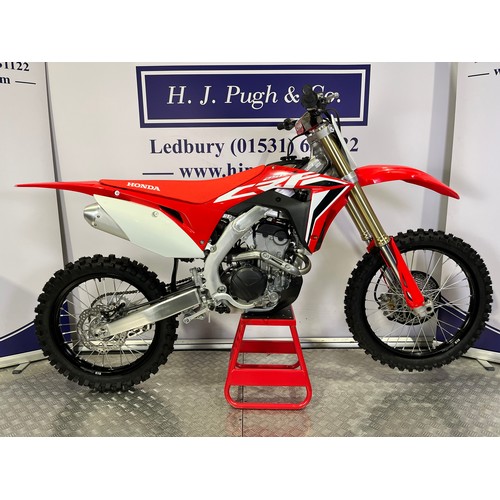 54 - Honda CRF250R motocross bike. 2020. 250cc.
Frame No. JH2ME1247LK204342
Engine No. ME12E-5209203
No d... 