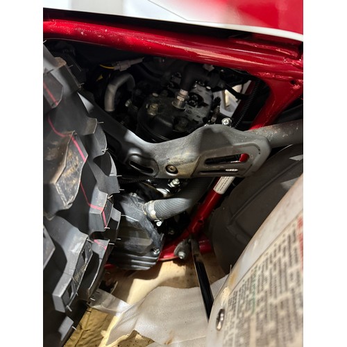 35 - Yamaha YFZ350SW Banshee quad. 2004. 350cc
Frame No. JY43GGW004C266162
Brand new in original shipping... 