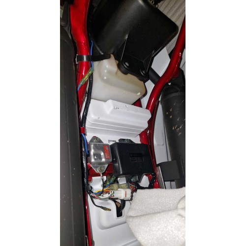 35 - Yamaha YFZ350SW Banshee quad. 2004. 350cc
Frame No. JY43GGW004C266162
Brand new in original shipping... 