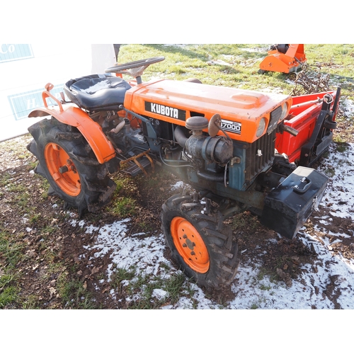 1651 - Kubota B7000 4wd compact tractor. In good working order. Keys in office