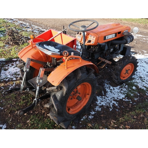 1651 - Kubota B7000 4wd compact tractor. In good working order. Keys in office