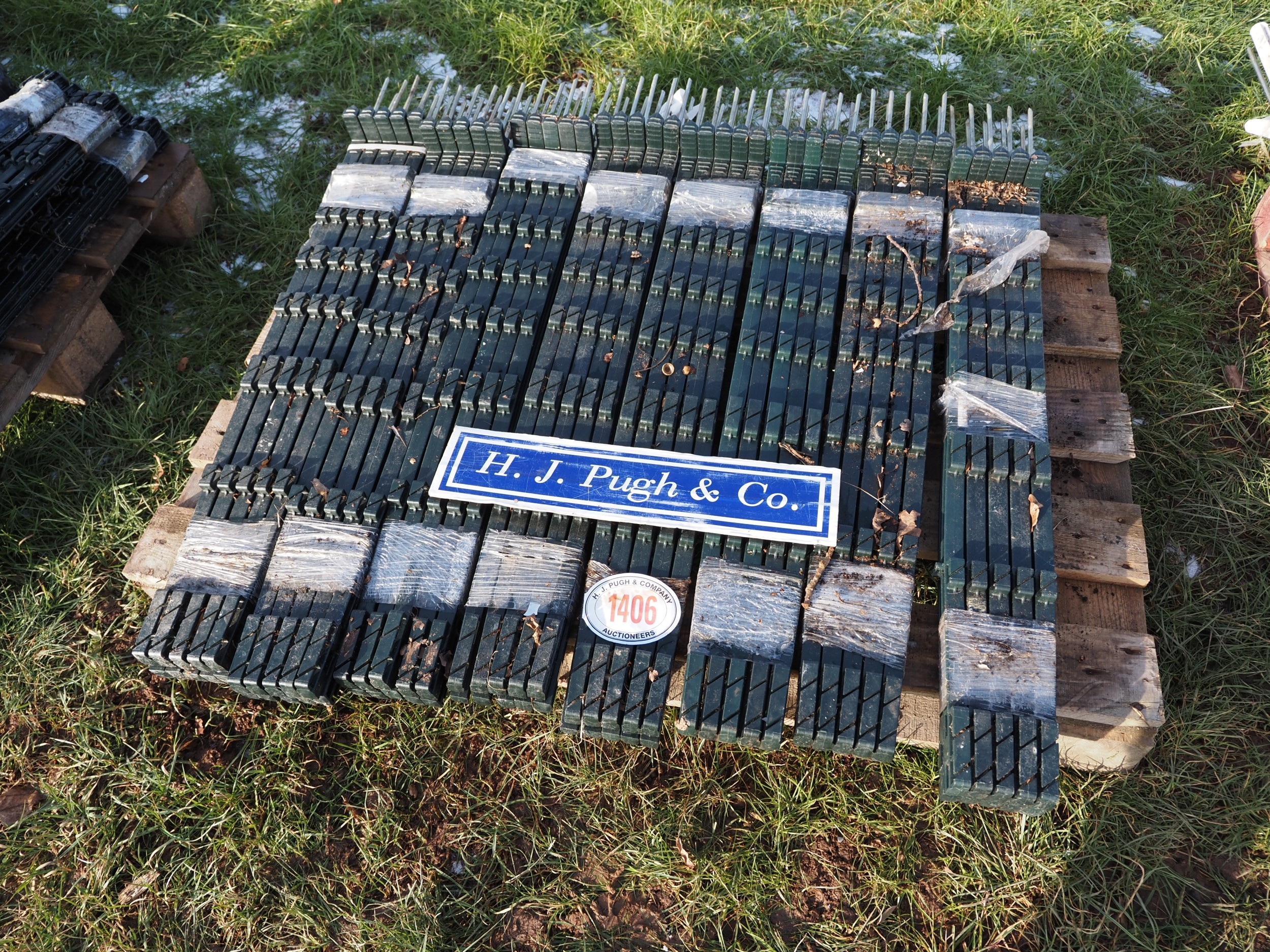 Plastic stakes 1.05m - 80