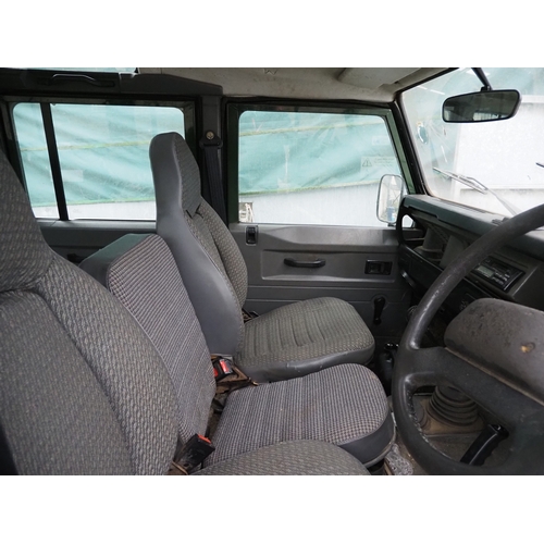 39 - Land Rover Defender 110. Showing 60,800 miles. Runner.  Reg. R558 VJF. V5 and key