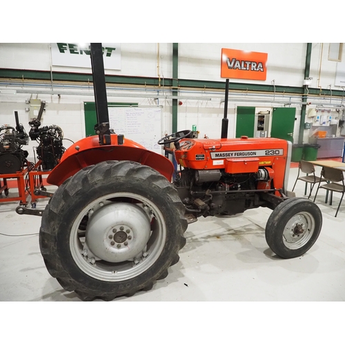 41 - Massey Ferguson 230 tractor. No battery but otherwise good runner. Serial no. 625513. Reg. M802 FWK