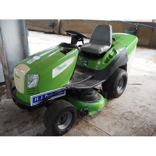 5 - Viking T6 ride on mower
