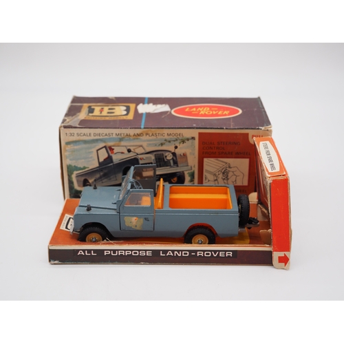 142 - Britains Models 1:32 scale boxed model Land Rover Defender catalogue No. 9676