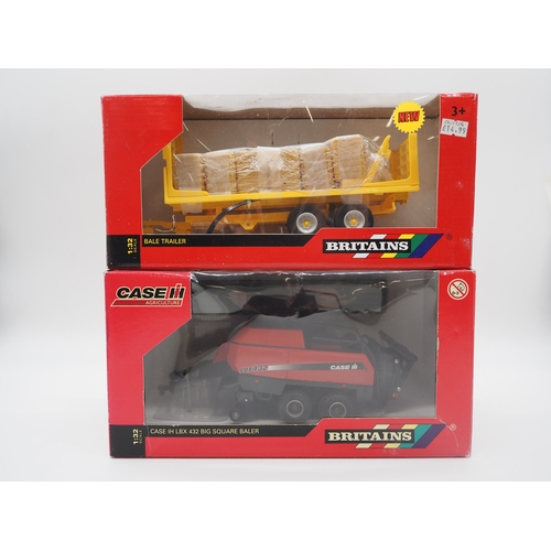 Britains 1:32 scale boxed model Case IH LBX Big Square baler and bale ...
