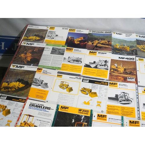 1118 - Massey Ferguson crawlers, loaders and bulldozer brochures - 35