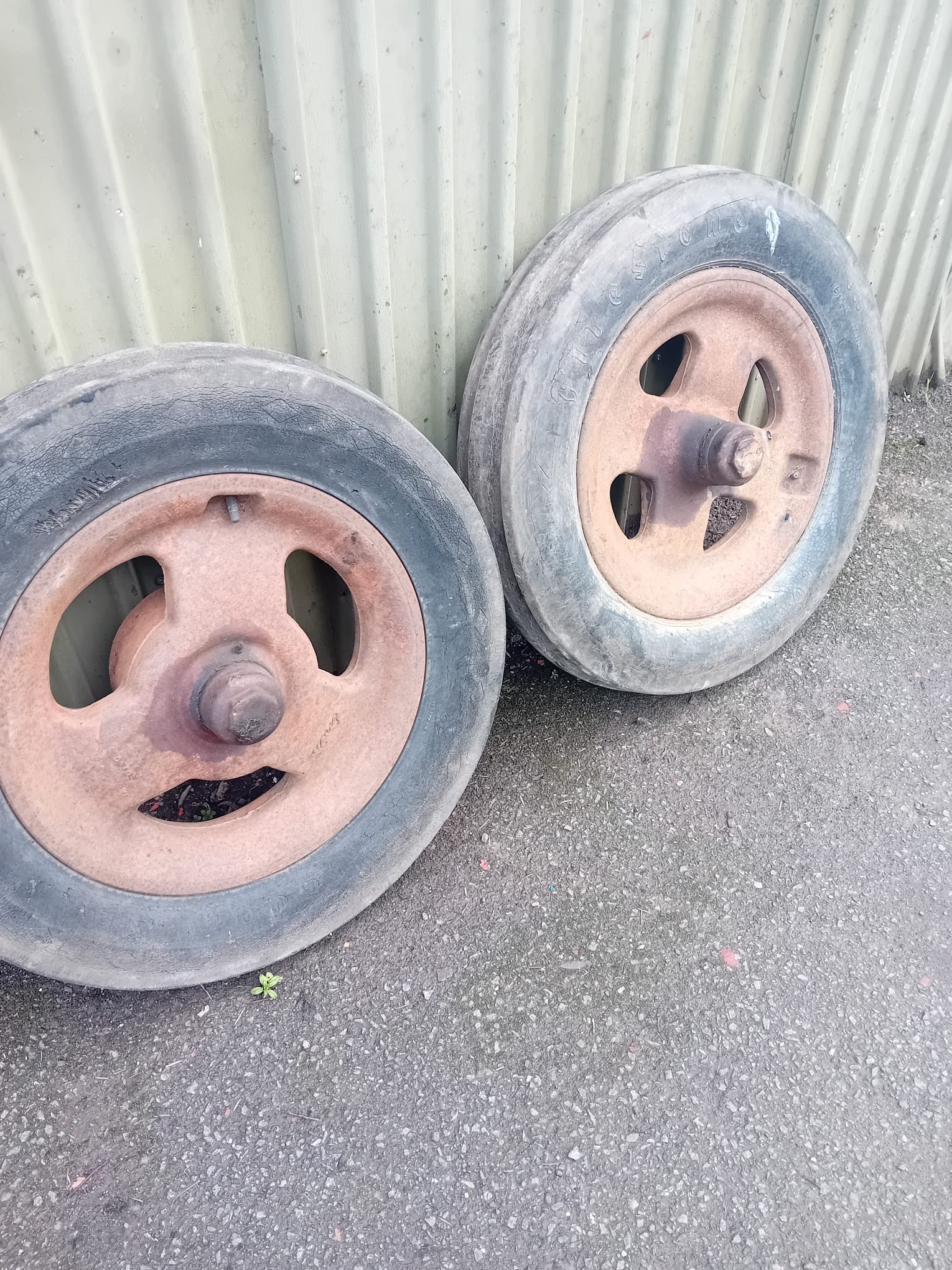 Fordson Major front wheels - 2