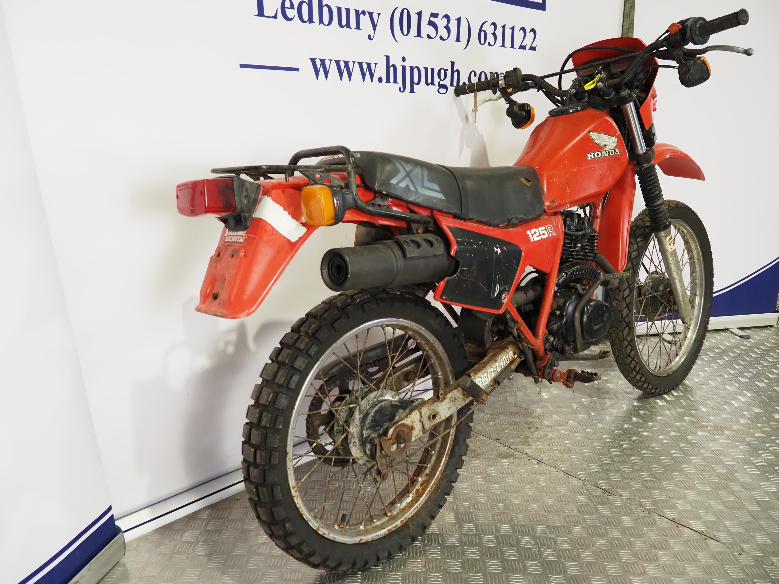 Honda XL125R motorcycle. 125cc Frame No. JD04-1003552 Engine No. L125SE ...
