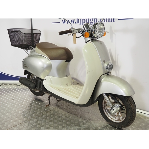 250 - Honda Giorno Crea scooter. 49cc
Engine turns over with compression. Japanese import that comes with ... 
