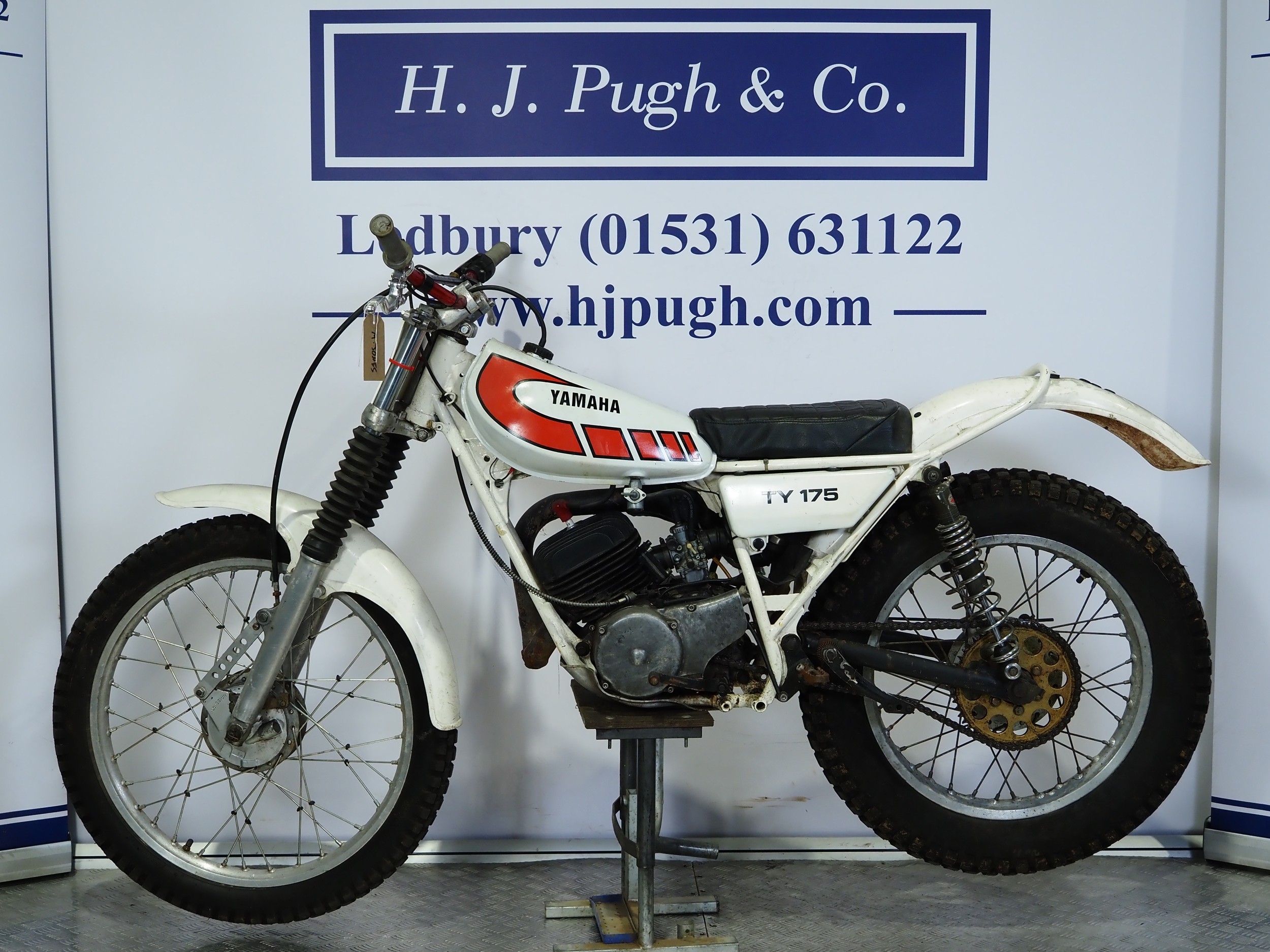 Yamaha TY175 motorcycle. 171cc Engine No. 525-221921 Engine turns over ...
