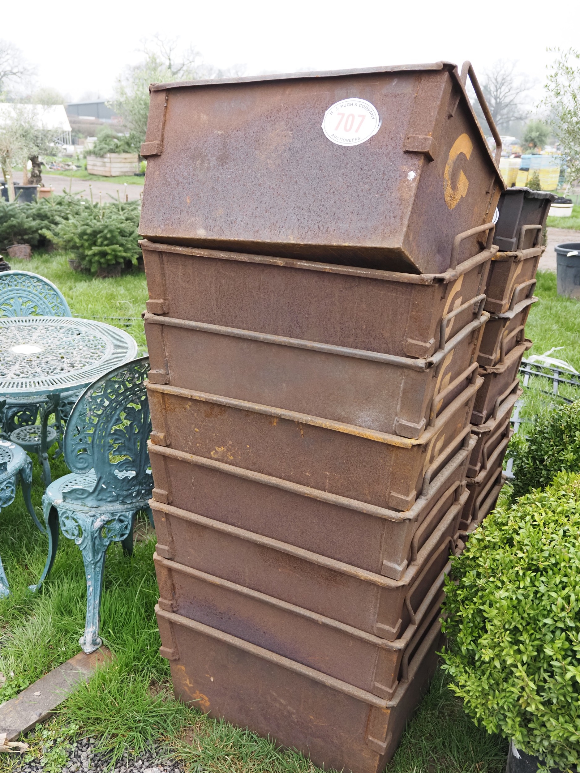 Metal stacking boxes - 8