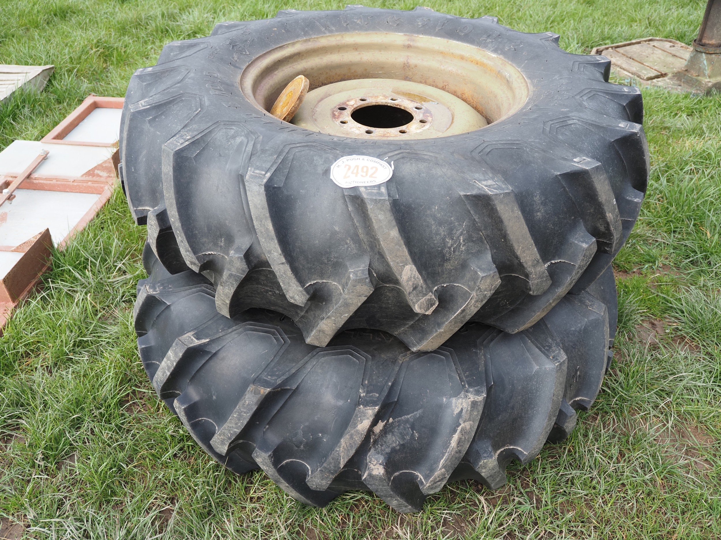 Firestone tyres 14.9X24 on rims