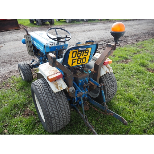2037 - Ford 1210 compact tractor. Cracked cylinder head. Reg. D819 FDD. Key in office