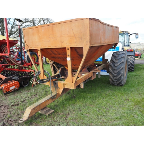 Lot 2100      