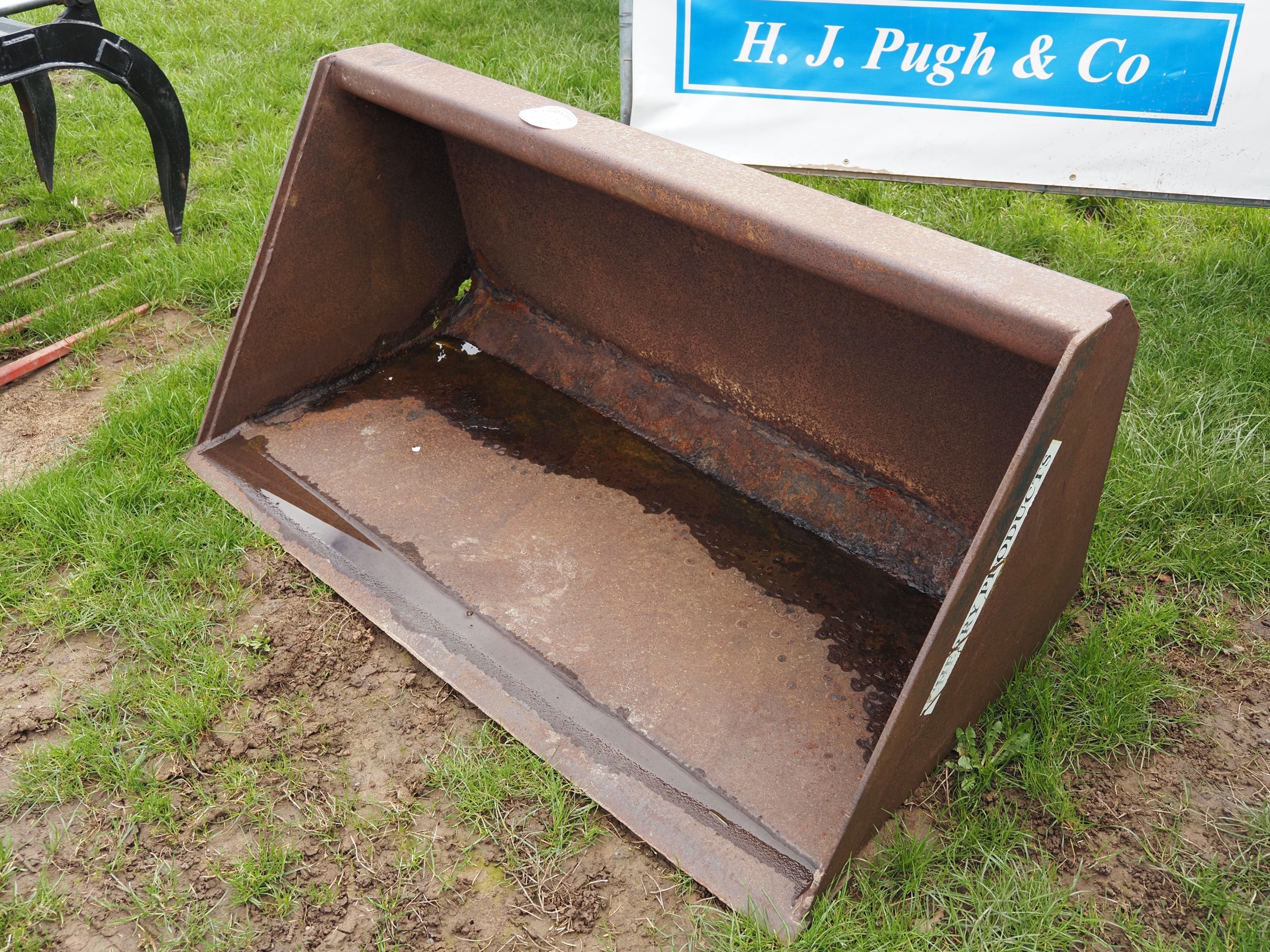 Loader bucket