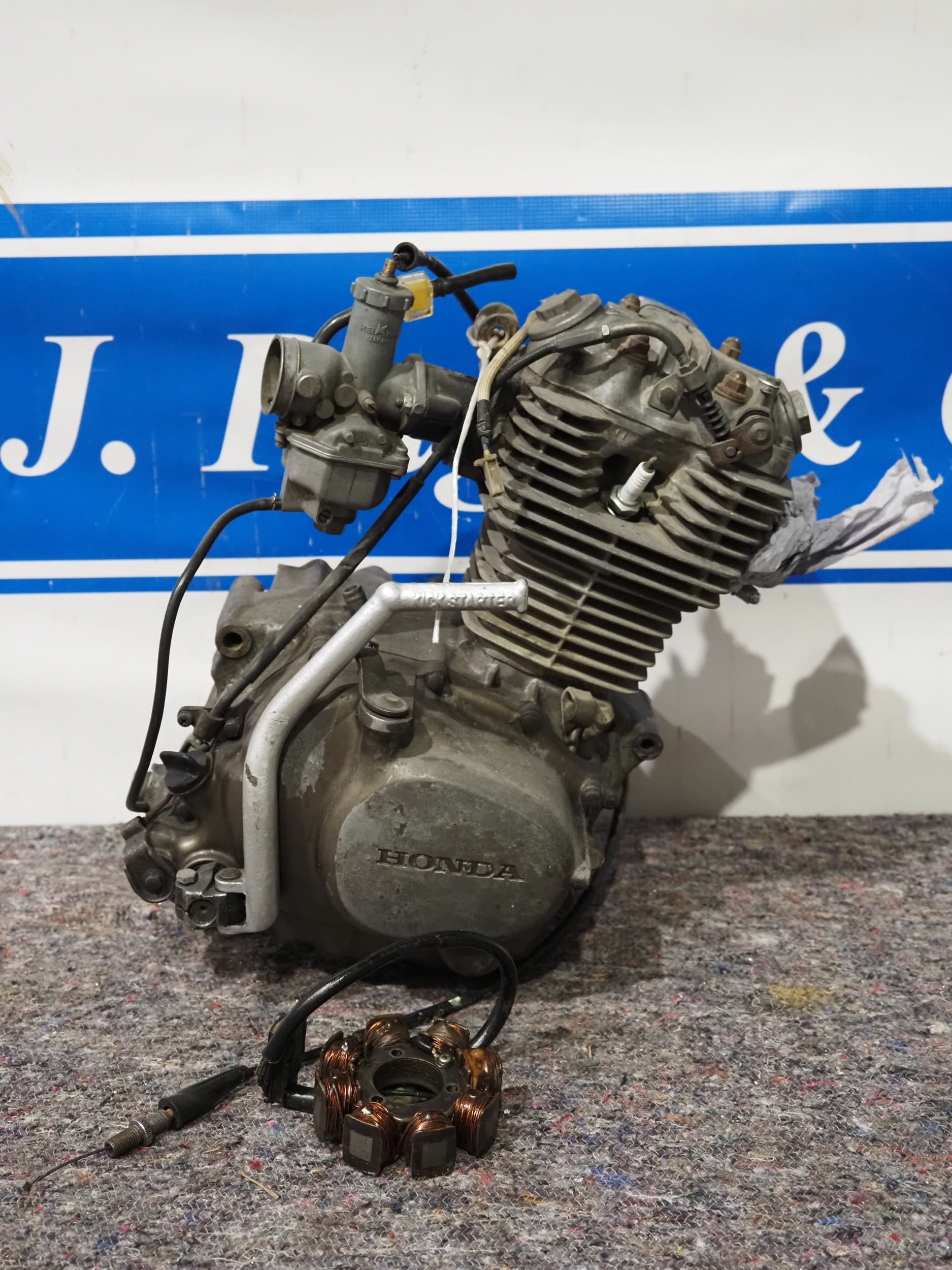 Honda XR200 engine, complete with de-compressor cable, kick start and ...
