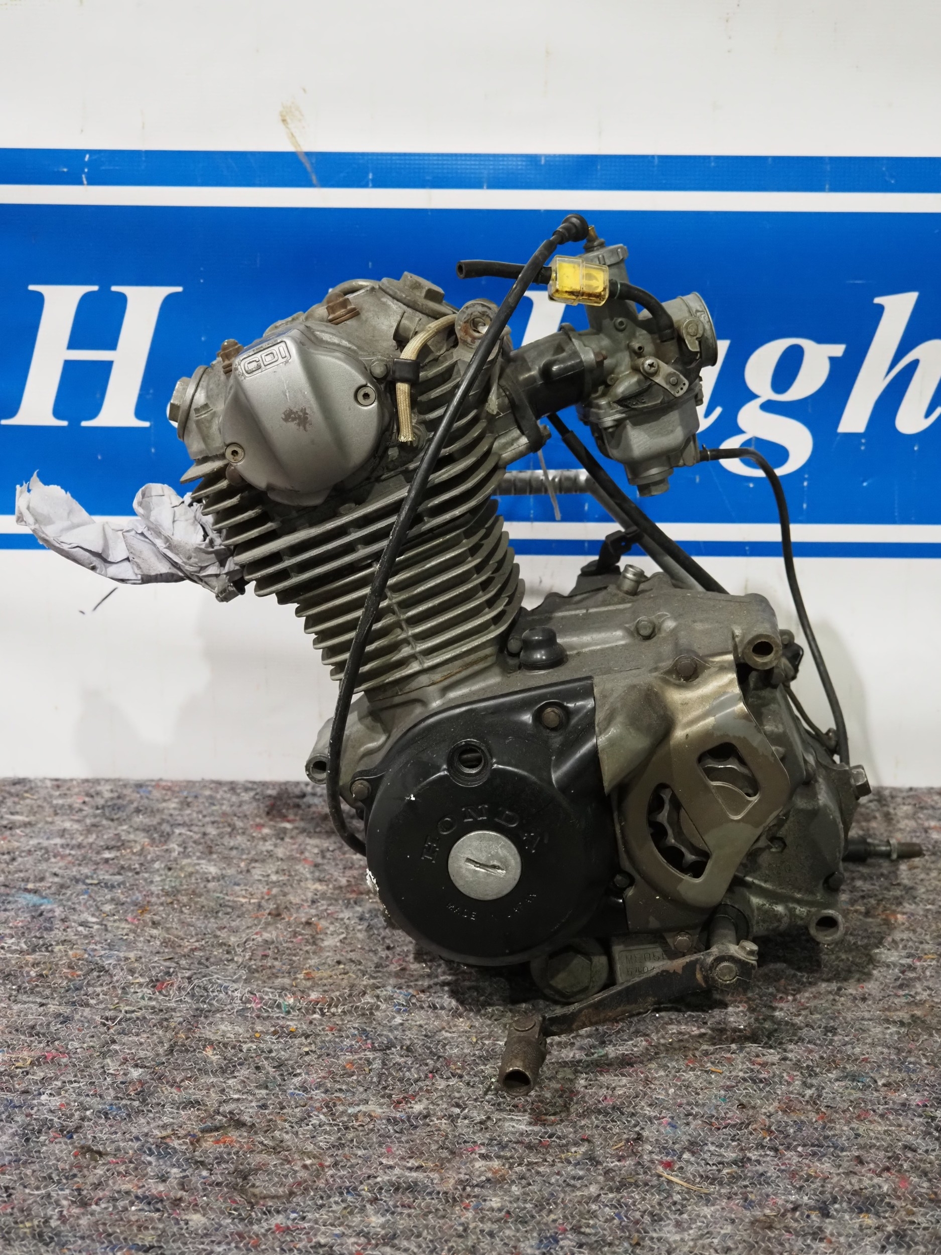 Honda XR200 engine, complete with de-compressor cable, kick start and ...