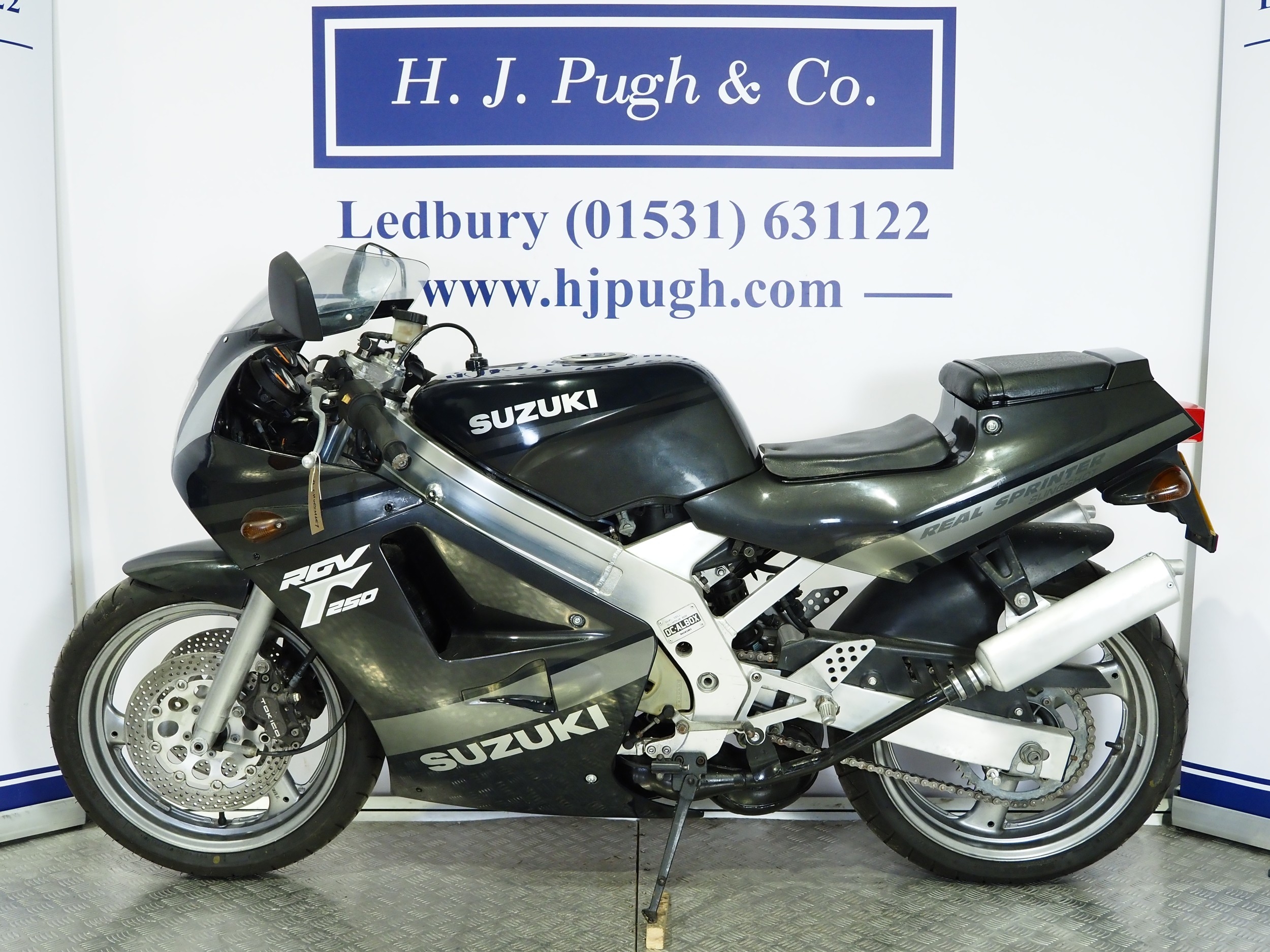 Suzuki RGV250 motorcycle. 1998. 249cc Frame No. VJ21A-101469 Engine ...