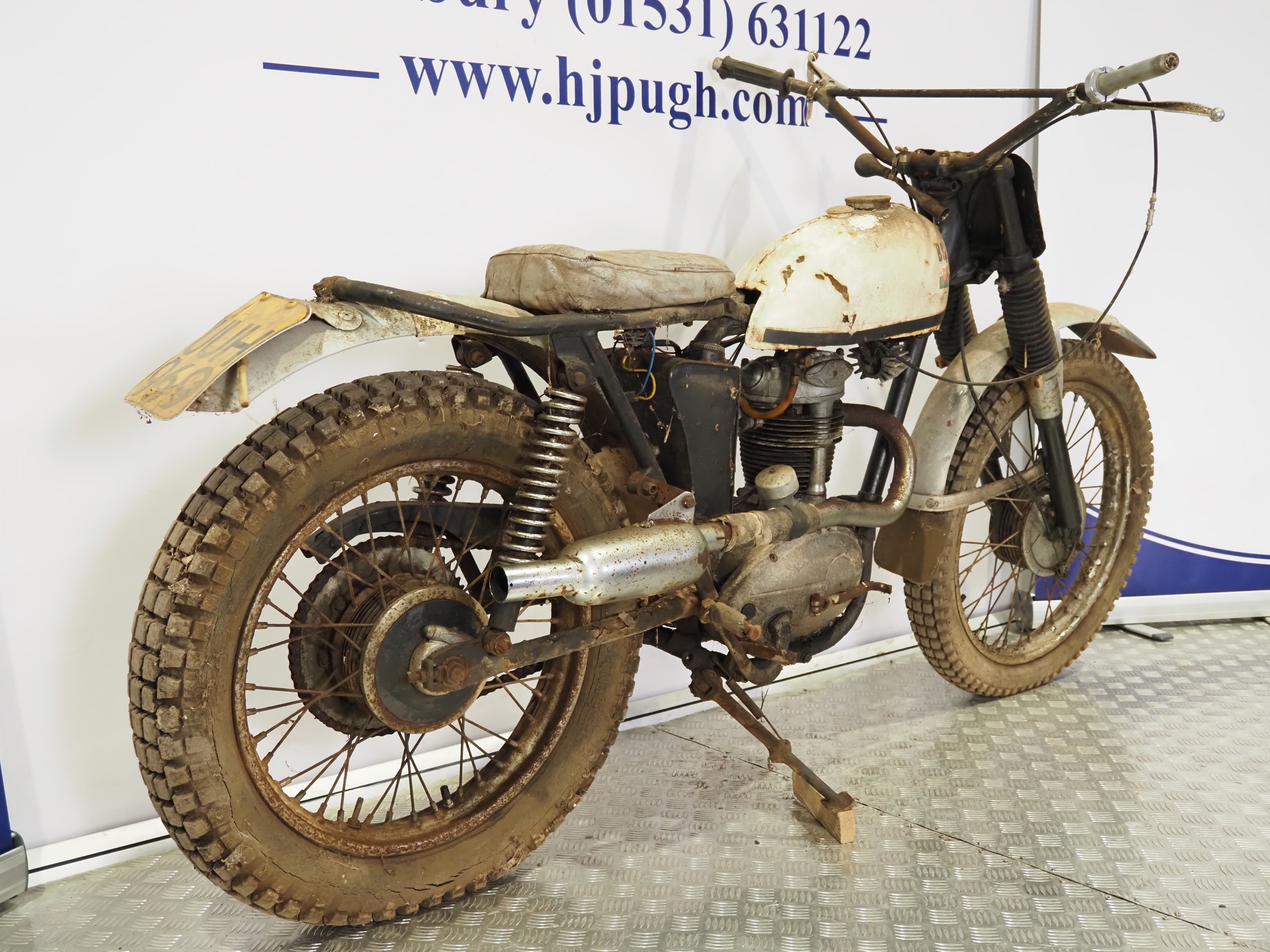 BSA C15 trials bike. 1960. 249cc Frame No. C15S1326 (V5 states C15T748 ...