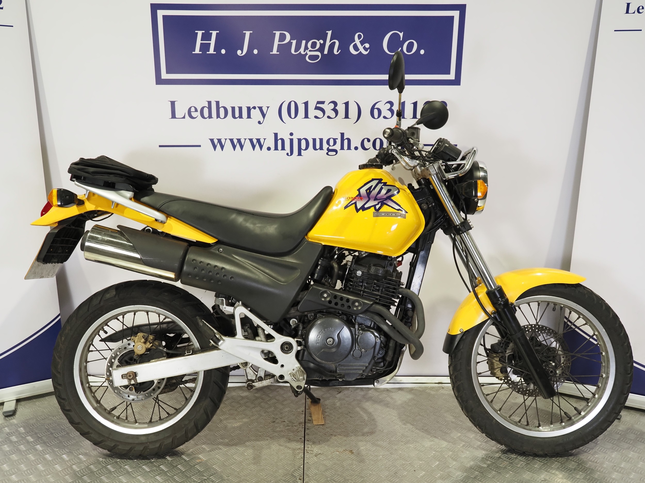 Honda SLR650 motorcycle. 1998. 644cc Frame No. VTMRD09A0WE000183 Engine ...