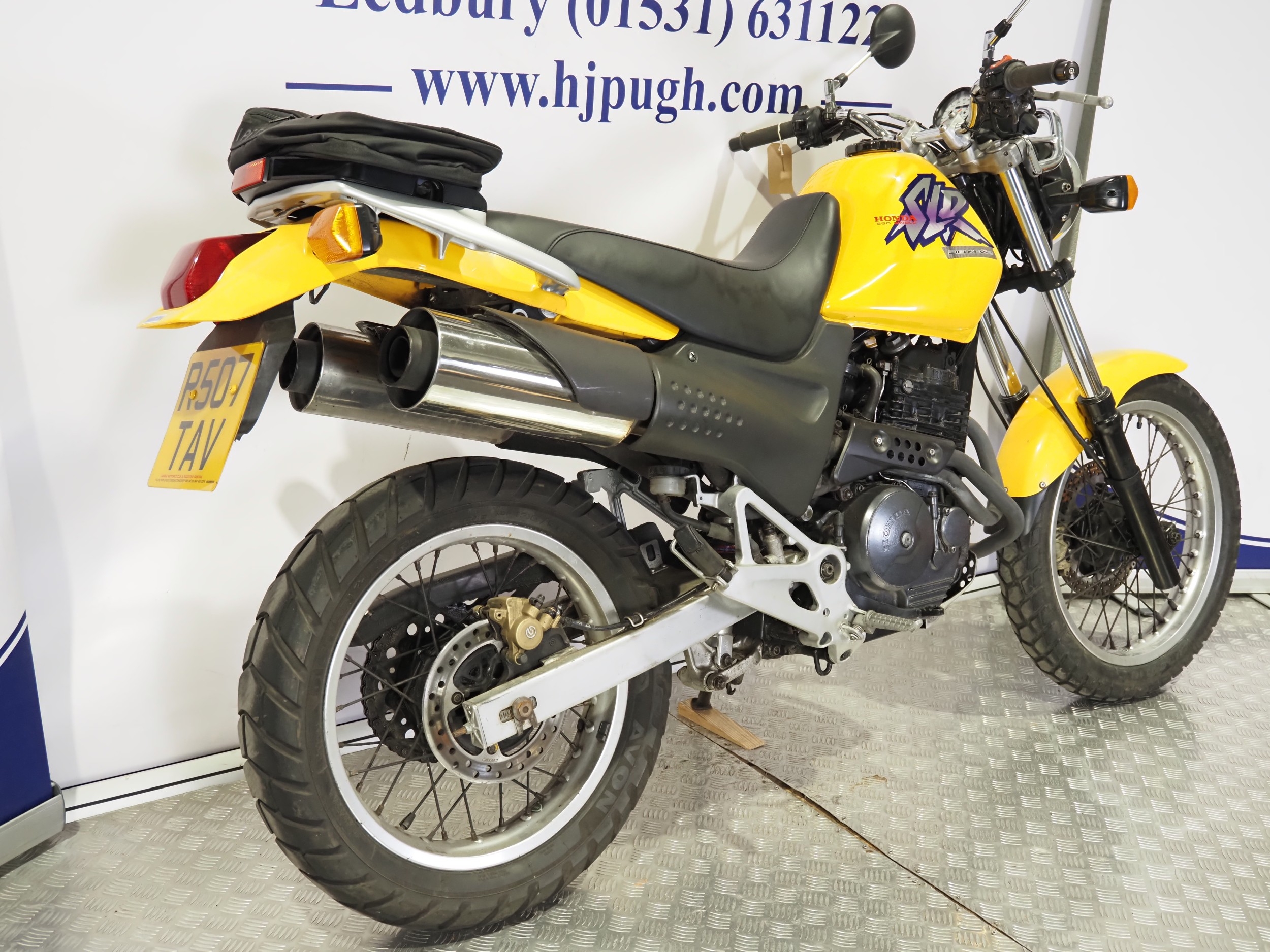 Honda SLR650 motorcycle. 1998. 644cc Frame No. VTMRD09A0WE000183 Engine ...