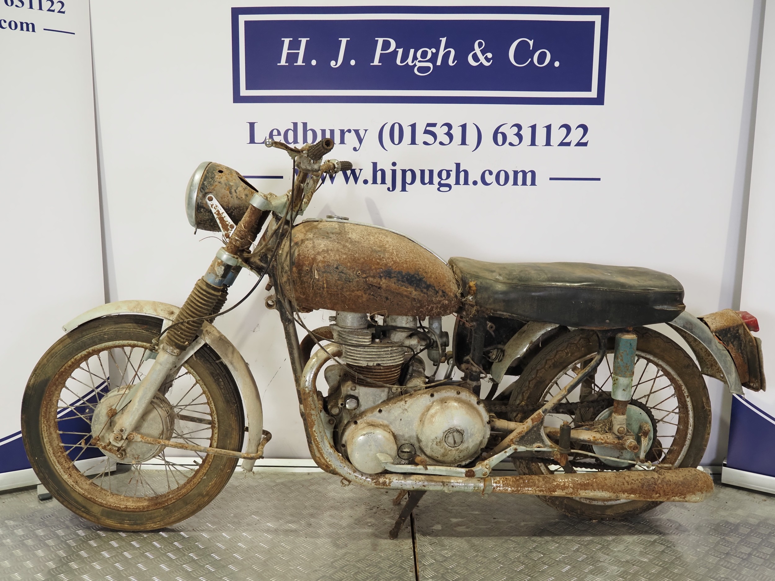 Matchless motorcycle project. 1963. 650cc Frame No. A82461 Engine turns ...