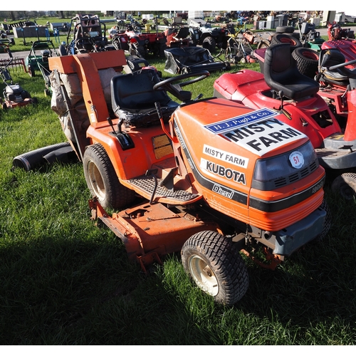 51 - Kubota G1800 ride on mower with collector. Runs. Key in office