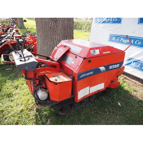 2001 - **Saturday Ring 2 9.30am**
Star JRB 0710 pedestrian round baler