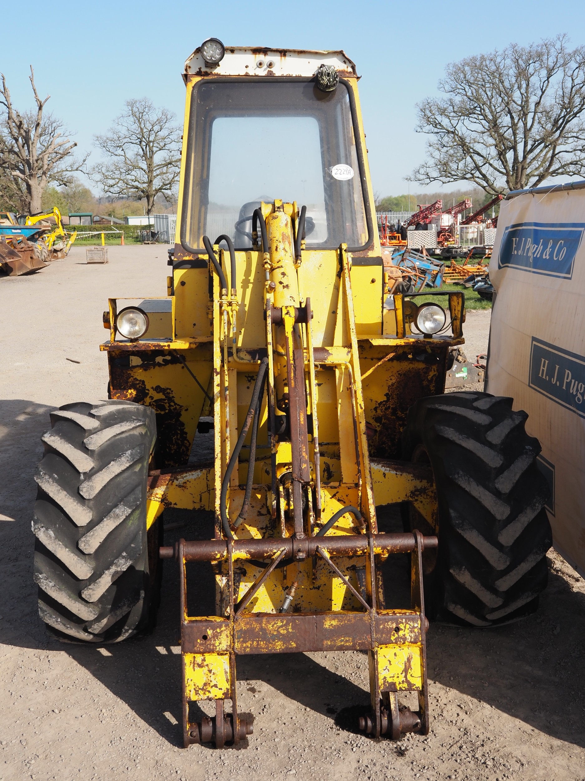 Kramer Allrad 412 loader. Runs but doesn't drive. Key in office