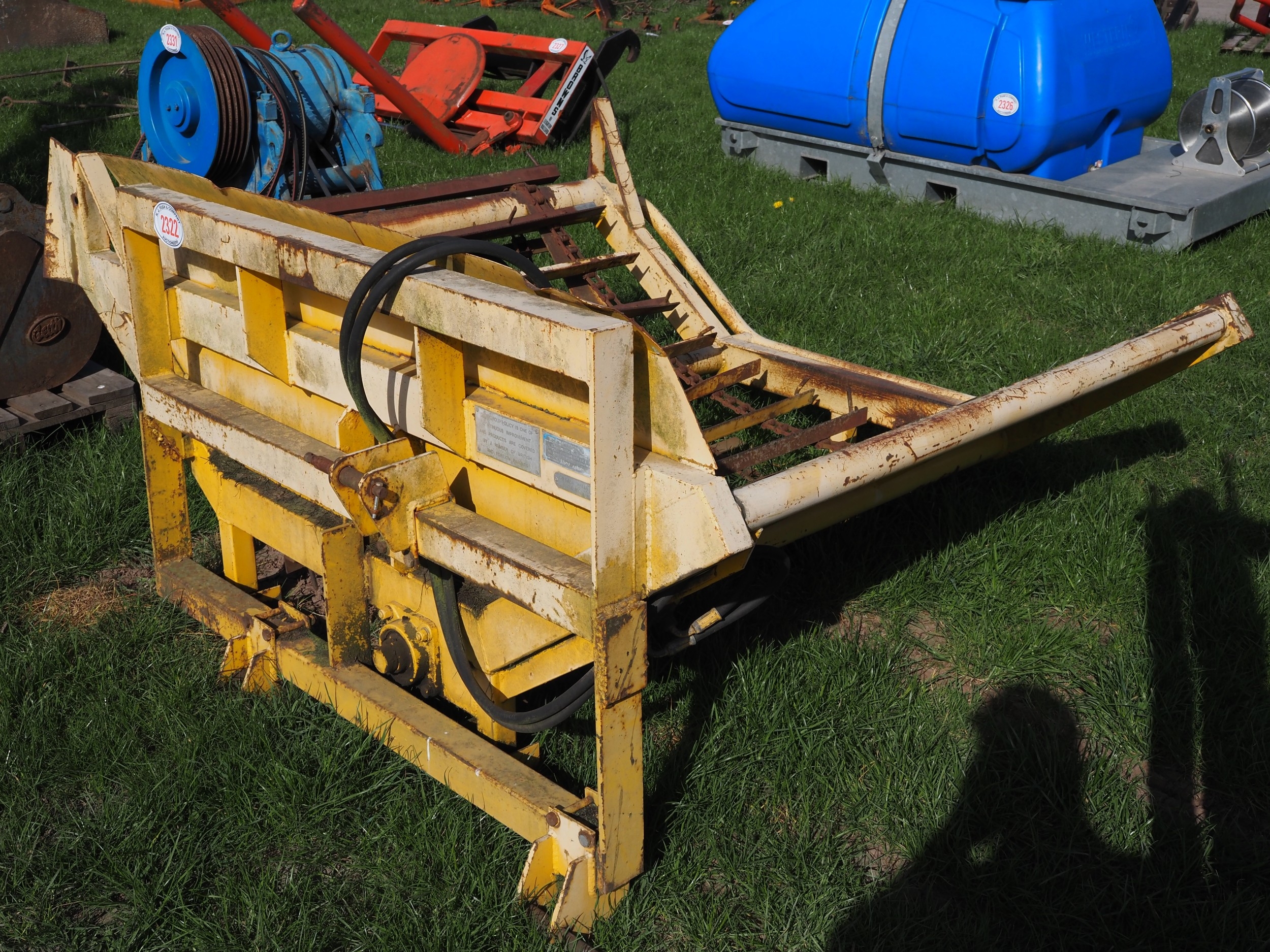 Econ round bale unwrapper