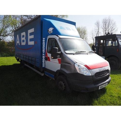 3001 - **Ring 3 Approx 2pm**
Iveco curtain side van. MOT until 30/04/26, showing 400,554km. Declared Cat. S... 