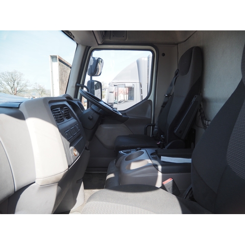 3005 - DAF LF Euro 6 cargo lorry. Showing 281,766 miles. Runs and drives. Reg. FJ16 VZA. V5, paperwork and ... 