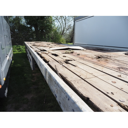 3006 - Tri axle trailer 40ft