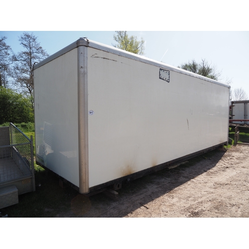3012 - Lorry box 24ft