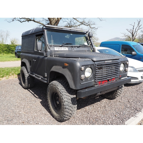 3027 - Land Rover Defender 200 TDI. Runs. MOT until 16/10/26. Galvanised chassis. Reg. F859 DHL. V5 and key... 