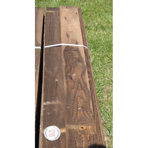 Lot 1215      