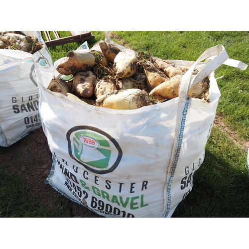 Tote bag of fodder beet