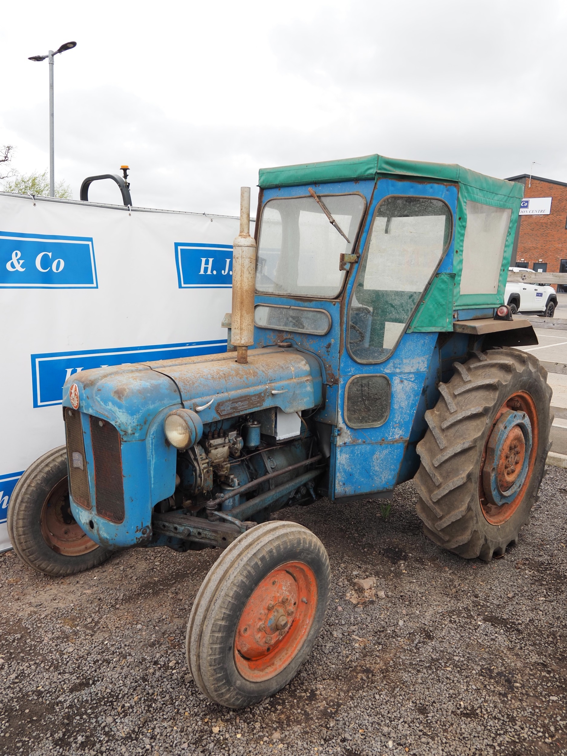 Fordson Dexta tractor. Runs and drives. Fitted with Lambourne cab, pick ...