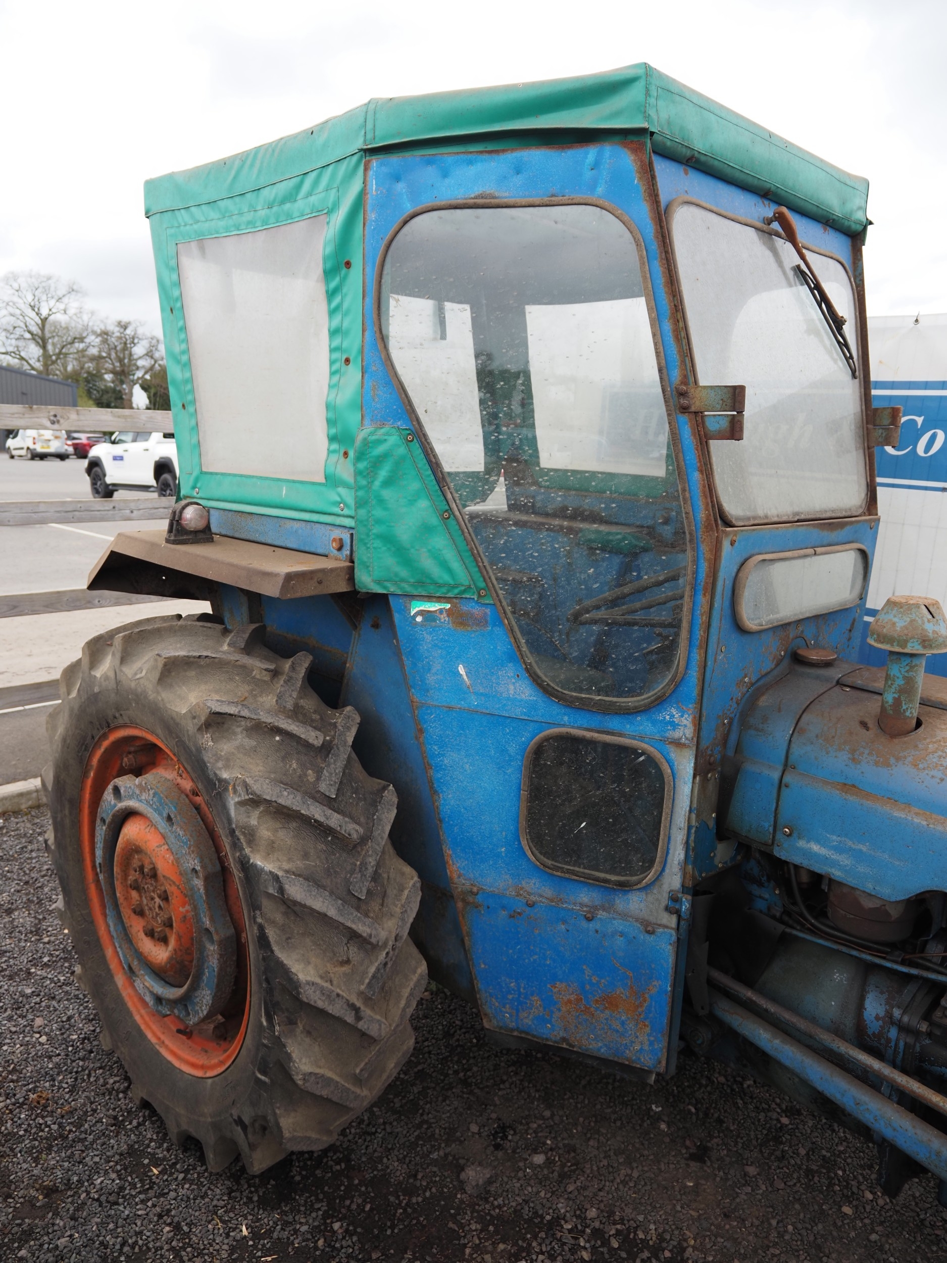 Fordson Dexta tractor. Runs and drives. Fitted with Lambourne cab, pick ...