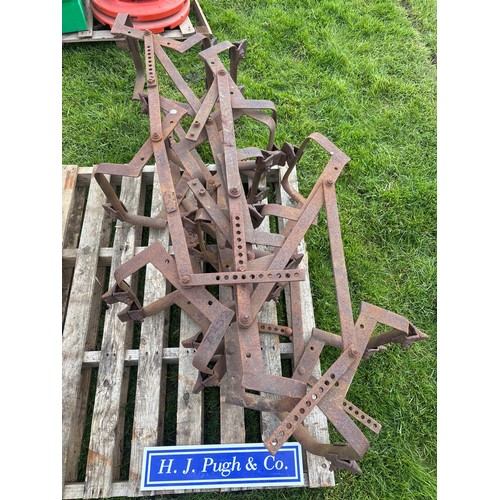 Ferguson wheel stakes with lugs