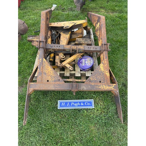 MIL master loader to suit Massey Ferguson 135
