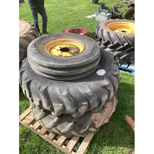 Massey Ferguson 40 Industrial rear wheels - 2 + 1 front