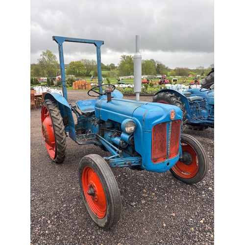 Fordson Dexta. 1959. Runs and drives. Fitted with roll frame and row ...