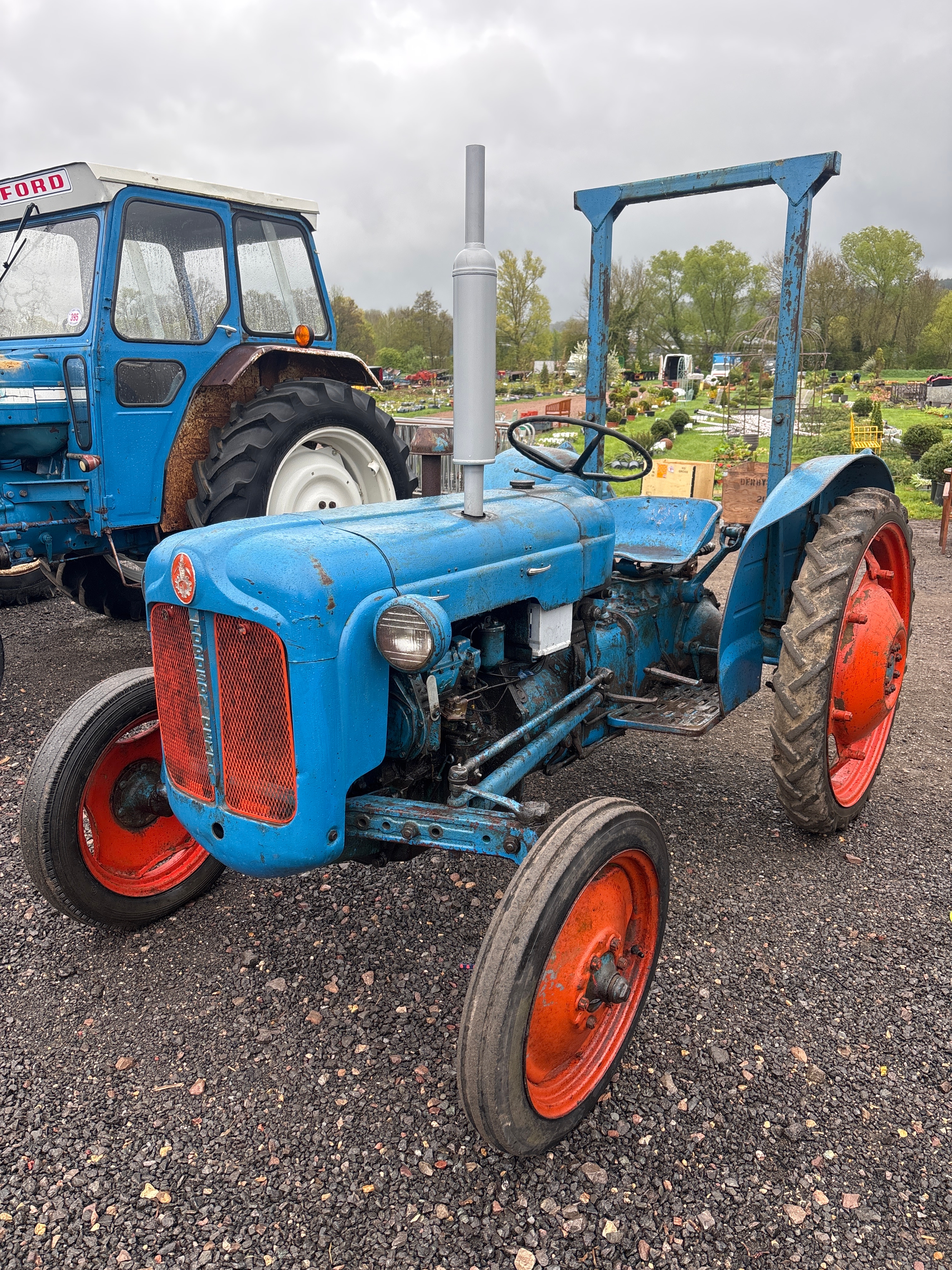 Fordson Dexta. 1959. Runs and drives. Fitted with roll frame and row ...