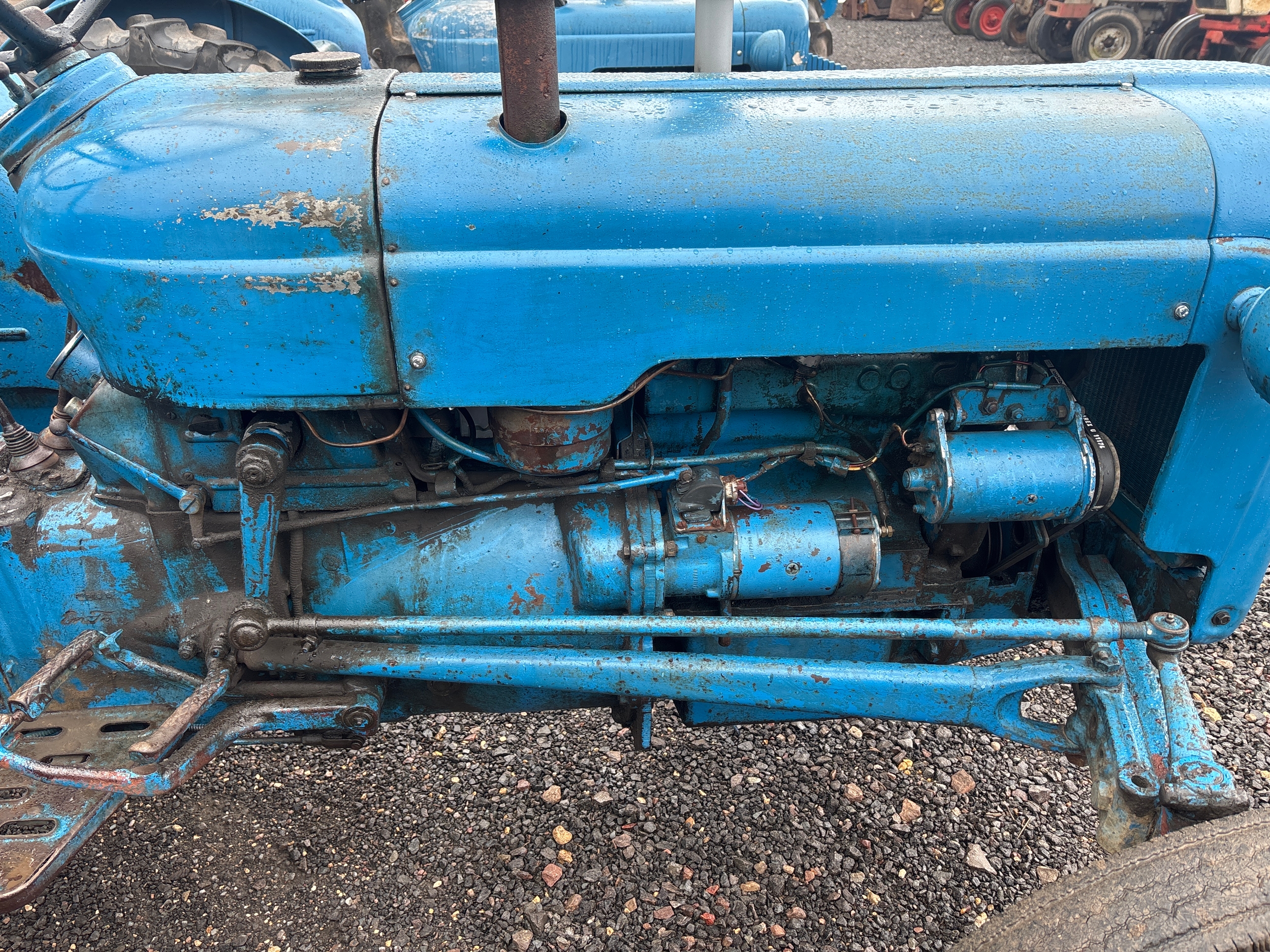 Fordson Dexta. 1959. Runs and drives. Fitted with roll frame and row ...