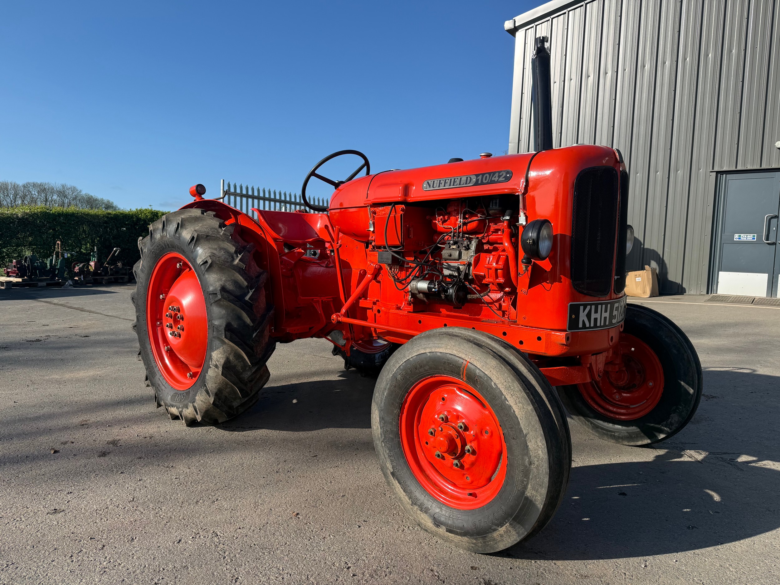 Nuffield 1042 tractor. Runs and drives, new tyres and brakes. V5